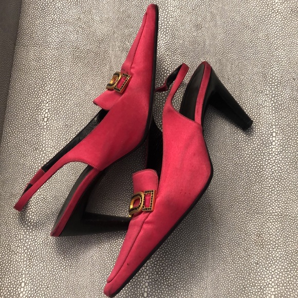 Escada Bright Pink with Rhinestone Broach Sling-back pumps, Size 36, heel 3” - Picture 6 of 11